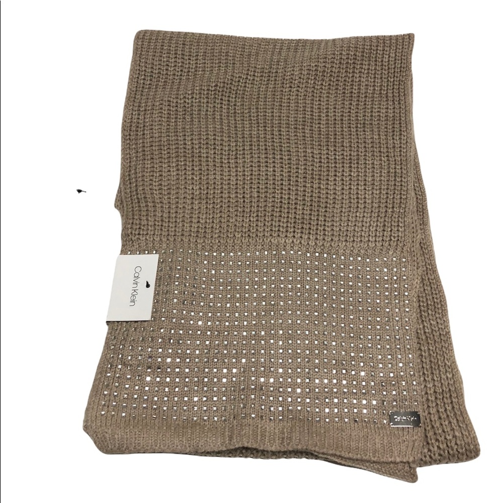 Calvin Klein| women’s scarf
